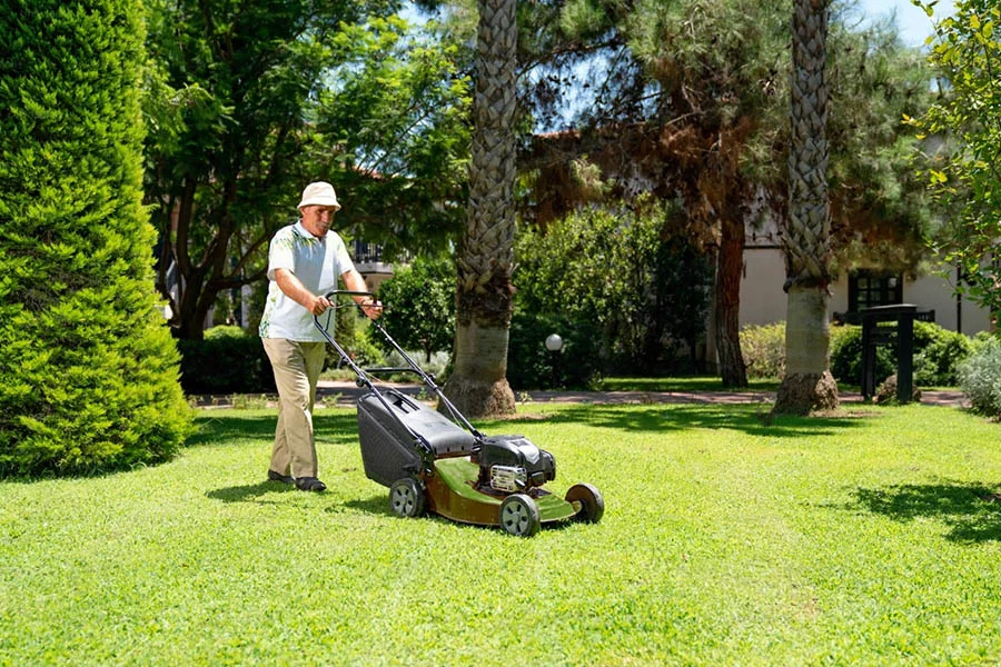 self propelled battery mower